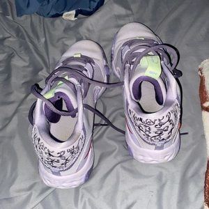 I’m selling pg13 basketball shoe size 8